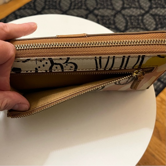 Fossil Emma Zip Around Wallet with Black, Pink, Gray, and Yellow Cactus Theme - Picture 5 of 8